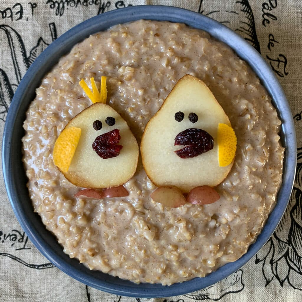 Birds made of pears in oatmeal